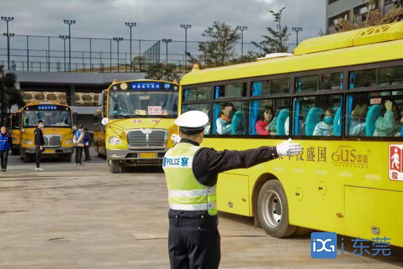 東莞黃江:開啟校車接送模式 學(xué)校周邊交通狀況明顯好轉(zhuǎn) 東莞黃江:開啟校車接送模式 學(xué)校周邊交通狀況明顯好轉(zhuǎn)