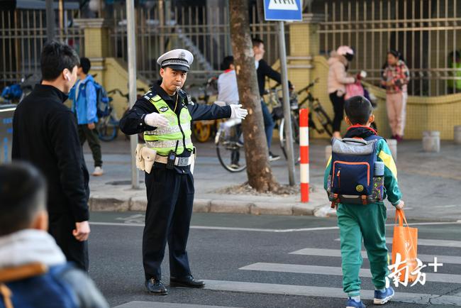 廣東佛山：共享校車、無紙化報名……禪城這樣為教育服務賦能升級