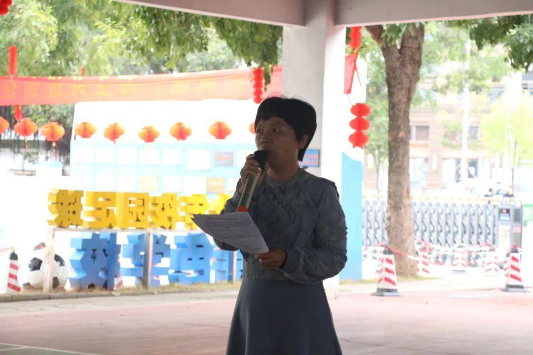 佛山:加強校車安全管理,為學生筑牢安全防線 ——丹灶鎮中心小學開展校車安全逃生演練 佛山:加強校車安全管理,為學生筑牢安全防線 ——丹灶鎮中心小學開展校車安全逃生演練