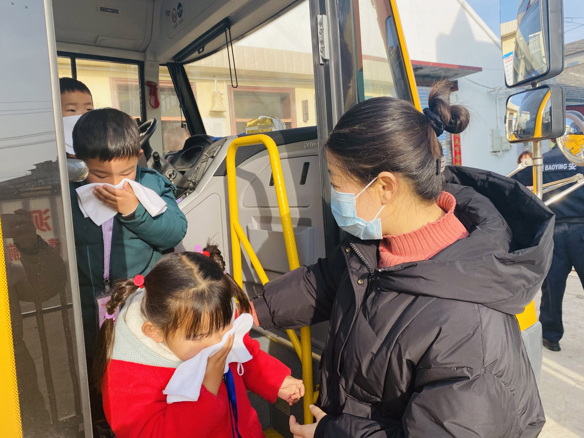 寶應縣:校車安全應急演練活動開展 寶應縣:校車安全應急演練活動開展