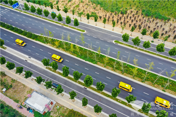 杭州淳安:為莘莘學子保駕護航 70輛宇通專用校車交付杭州淳安 杭州淳安:為莘莘學子保駕護航 70輛宇通專用校車交付杭州淳安