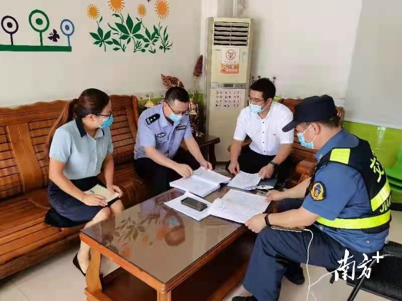 “逐校逐車逐人”排查，石排念好校車“緊箍咒”