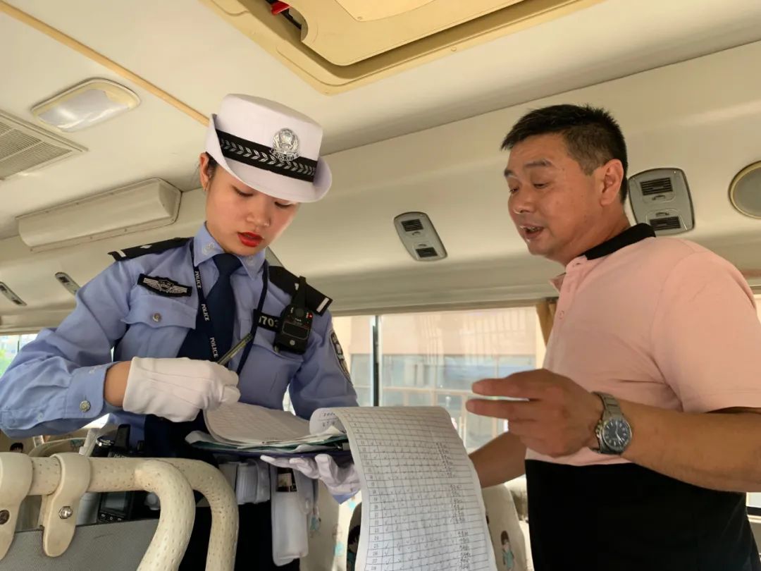 【金秋開學(xué)季】贛州經(jīng)開區(qū)交警多舉措保障學(xué)生出行安全