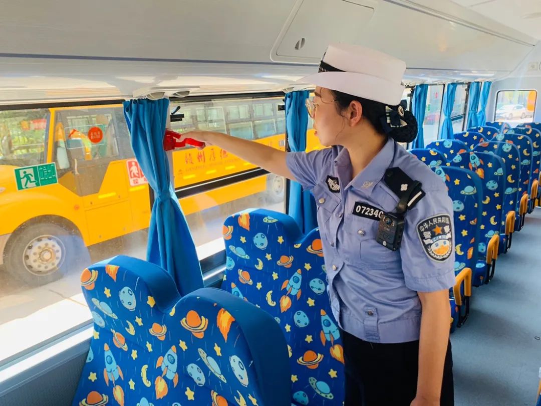 【金秋開學(xué)季】贛州經(jīng)開區(qū)交警多舉措保障學(xué)生出行安全