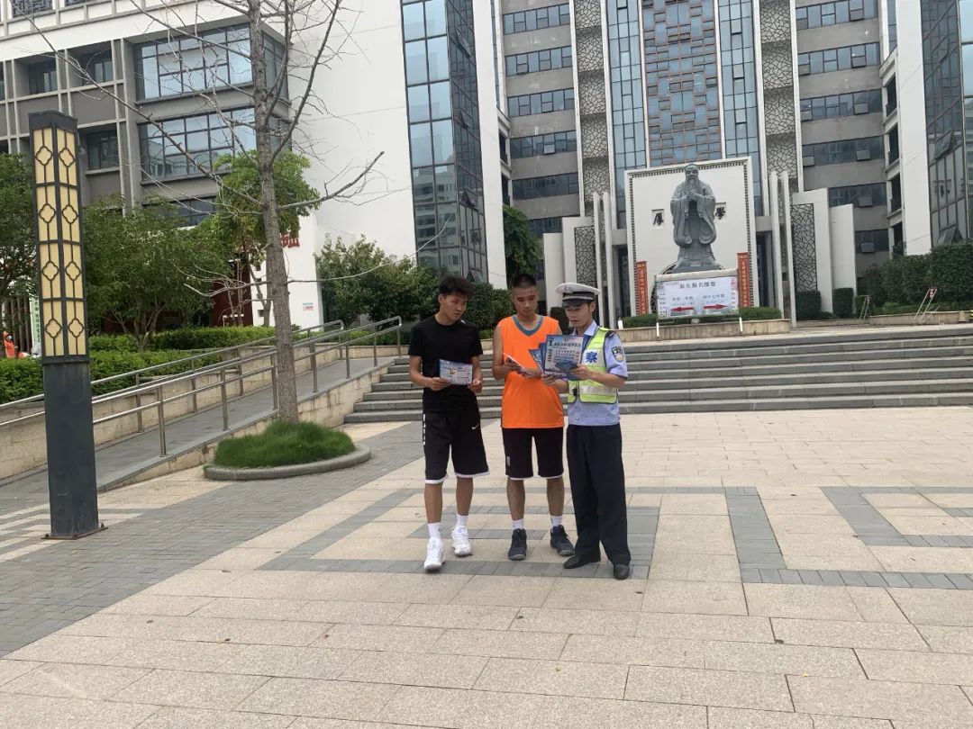 【金秋開學(xué)季】贛州經(jīng)開區(qū)交警多舉措保障學(xué)生出行安全