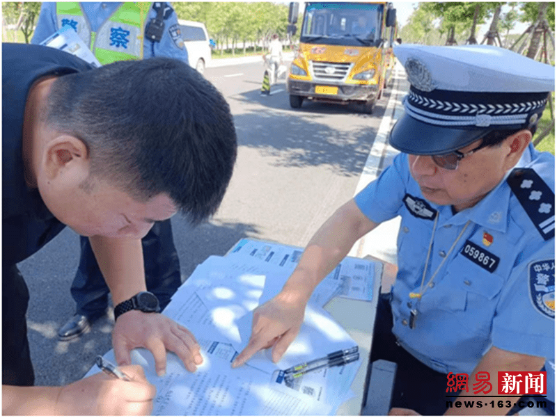 漯河交警聯合多部門為校車全面“體檢” 護航學生平安上學路