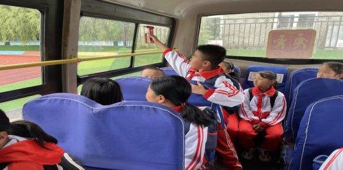 昌圖北山小學校車遇險逃生演練/ 昌圖北山小學校車遇險逃生演練