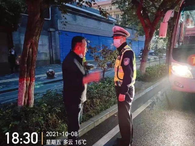 6點半問題 西安交警解決家長學校煩心事