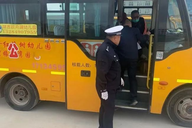 大慶交警聯開展校車安全專項檢查 扎實筑牢安全防線