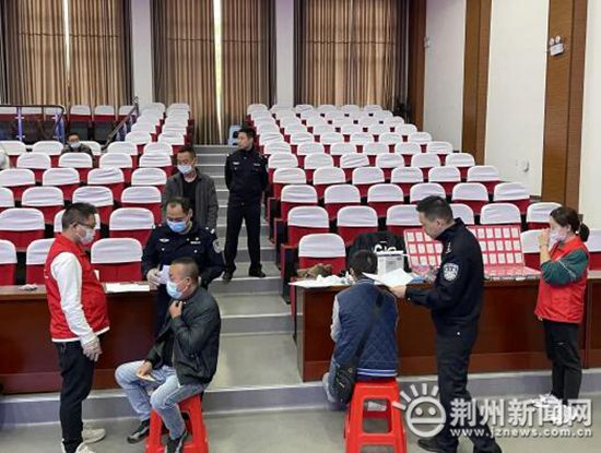 沙市區校車駕駛員集體“剪頭發” 只為這項檢測！