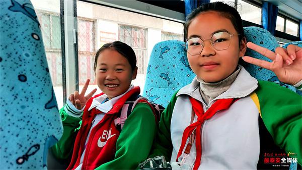 良莊鎮中心小學開通 3 輛校車 學生上下學安全又溫暖