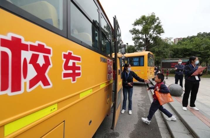 設護學崗校車公交化……惠州多方聯動紓解學校周邊交通擁堵 設護學崗校車公交化……惠州多方聯動紓解學校周邊交通擁堵