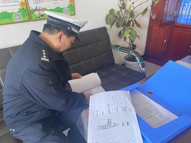 校車安全不容忽視 交警三大隊走進轄區幼兒園