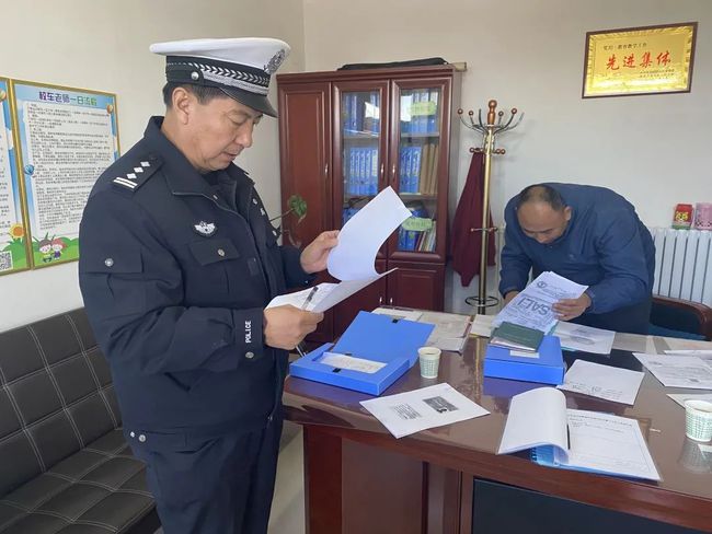 校車安全不容忽視 交警三大隊走進轄區幼兒園