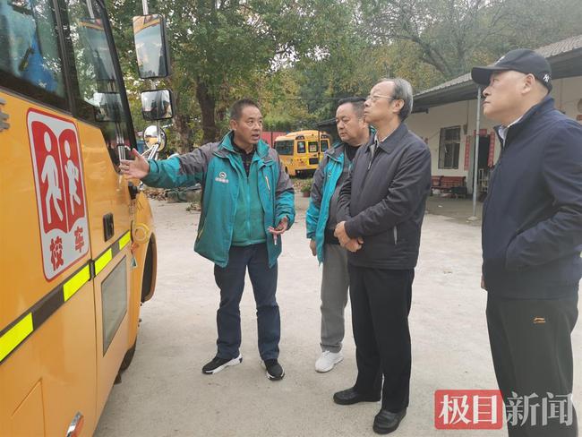 收班后司機必須發兩張巡車照片！家長點贊春雨校車