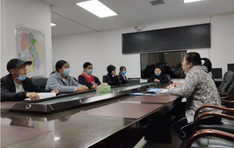 區校車辦對有校車違章行為的校車使用單位進行集體約談/ 微信截圖_20211111153429.jpg