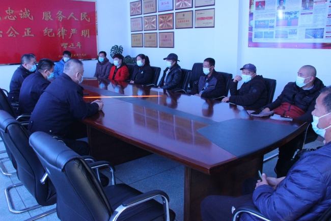 凌河丨交警組織召開校車企業交通安全培訓會
