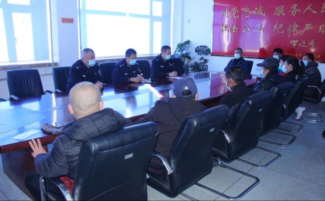 凌河丨交警組織召開校車企業交通安全培訓會