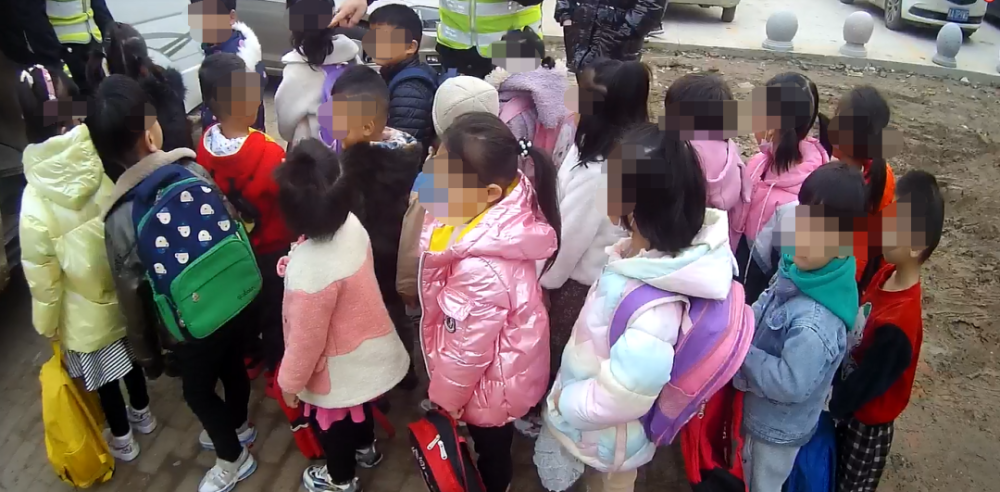 “黑校車”超員133.3%!司機被刑拘,罰2萬多!|守法知禮平安行 “黑校車”超員133.3%!司機被刑拘,罰2萬多!|守法知禮平安行