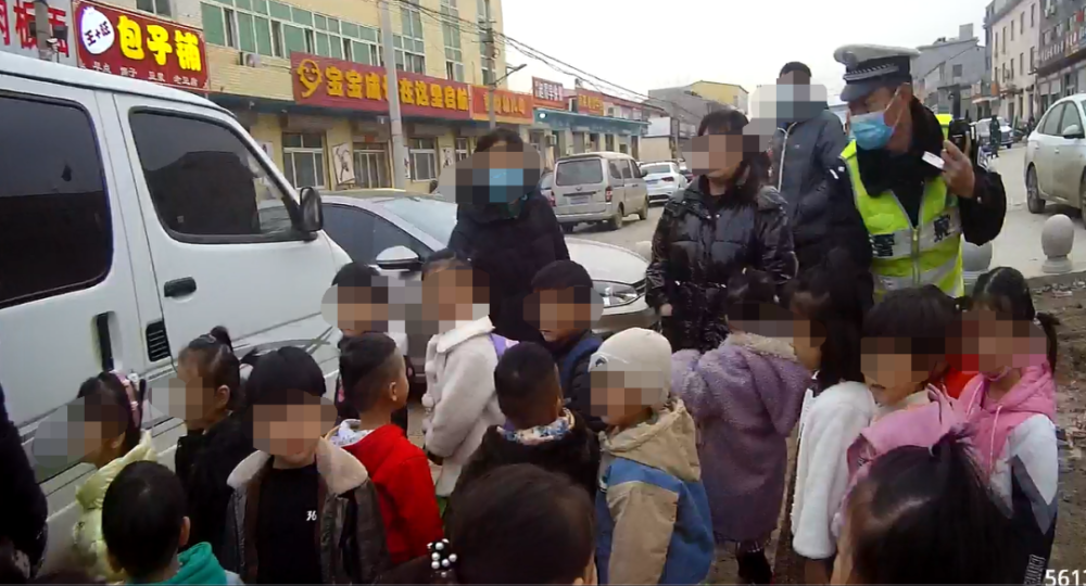 “黑校車”超員133.3%!司機被刑拘,罰2萬多!|守法知禮平安行 “黑校車”超員133.3%!司機被刑拘,罰2萬多!|守法知禮平安行