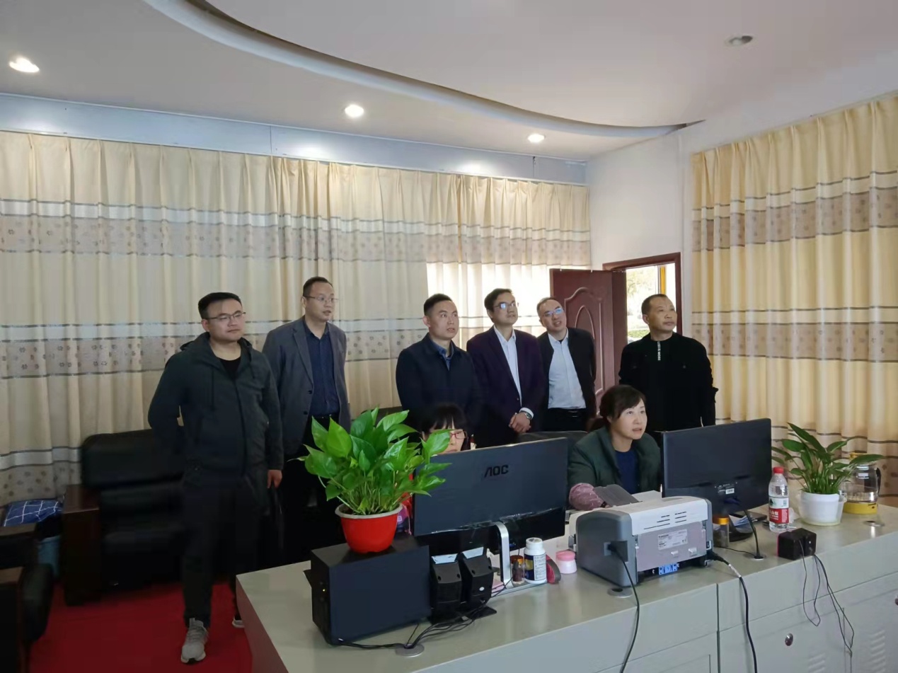 “六個一”行動,讓孩子們坐上“放心車” 00B3AD39-4722-43CB-B865-1BADCBF8B104.jpeg