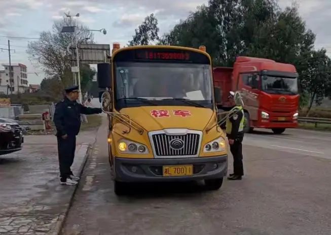 歲末年初道路交通安全“百日大會戰”持續升溫 圖片