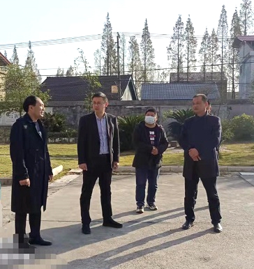 副縣長張益源督導(dǎo)校車安全管理工作/ 5bc39d5518e54e20ac03620d0791810b_副本.jpg