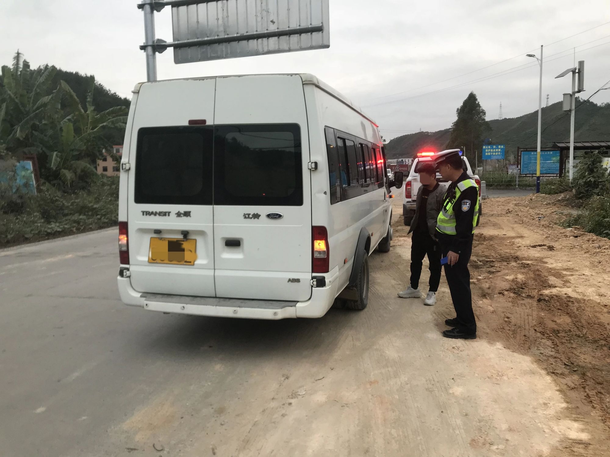 新豐公安四項舉措強(qiáng)化校車安全管理