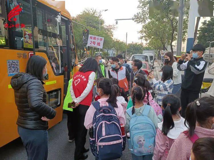 桂城首條共享校車線路開通！安全又方便 | 我為群眾辦實事