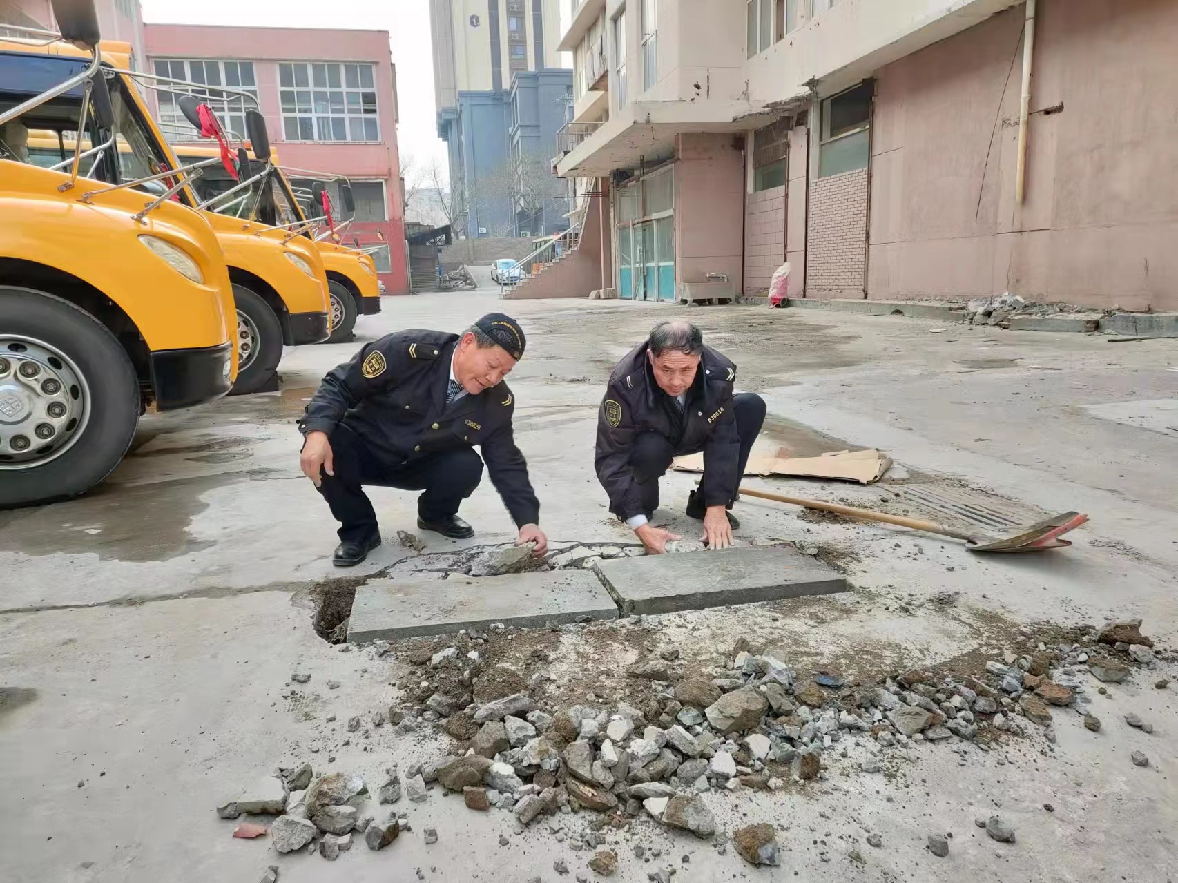 最美校車人 | 助人為樂 傳遞溫暖 助人2.jpg