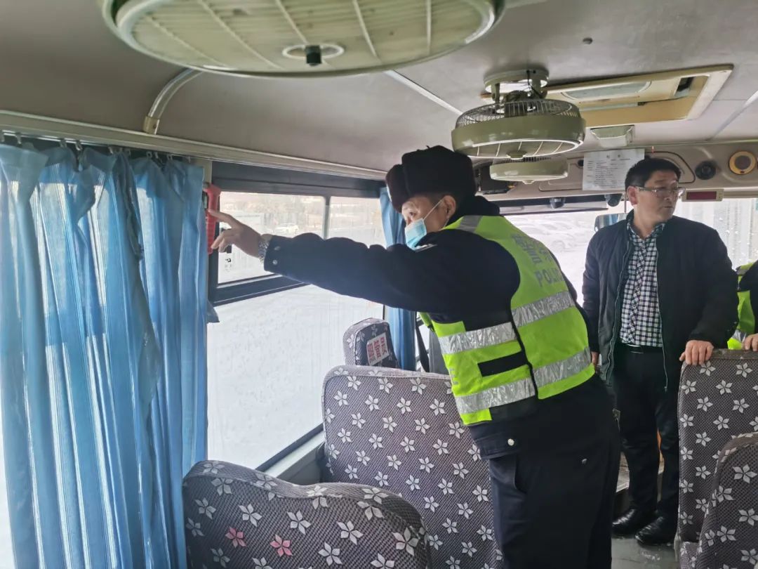 【集安交警】深入轄區(qū)幼兒園 開展冬季校車安全檢查 【集安交警】深入轄區(qū)幼兒園 開展冬季校車安全檢查