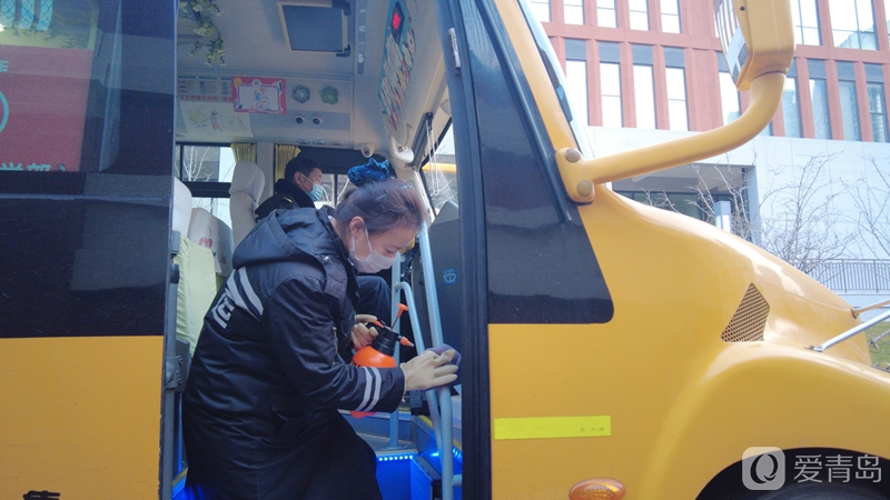 黨員先鋒|退伍不褪色的校車照管員——劉冰 黨員先鋒|退伍不褪色的校車照管員——劉冰