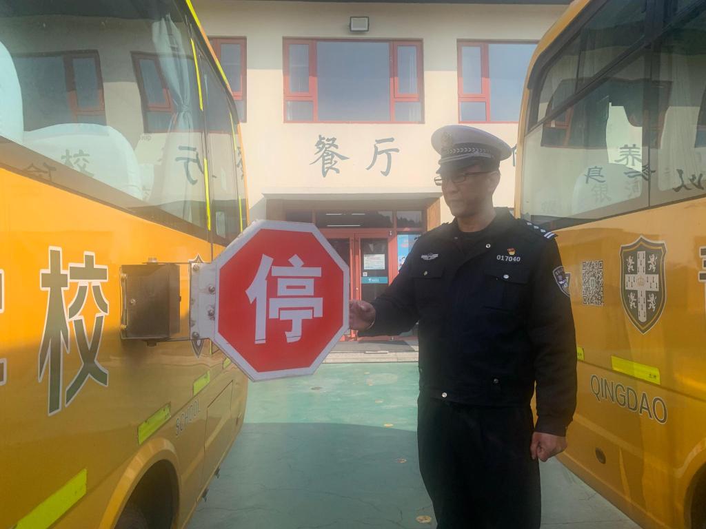 開學在即 李滄交警開展校車安全大檢查 開學在即 李滄交警開展校車安全大檢查