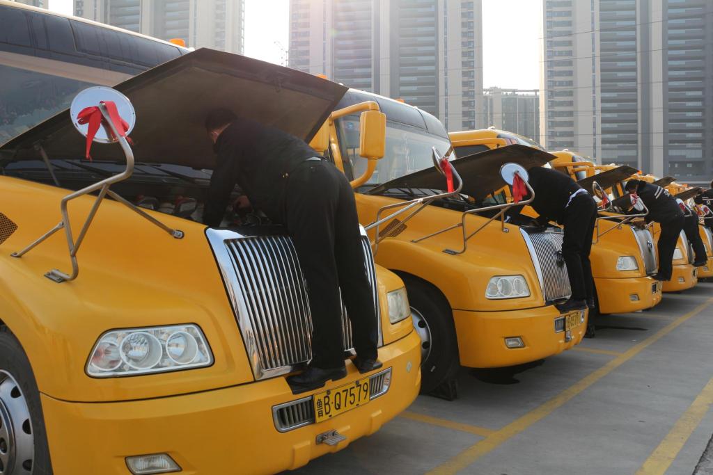 青島：“神獸回籠” 2000余輛溫馨校車全員上崗準(zhǔn)備好了