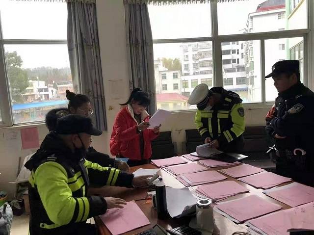 修水：開學(xué)季開展校車安全大排查