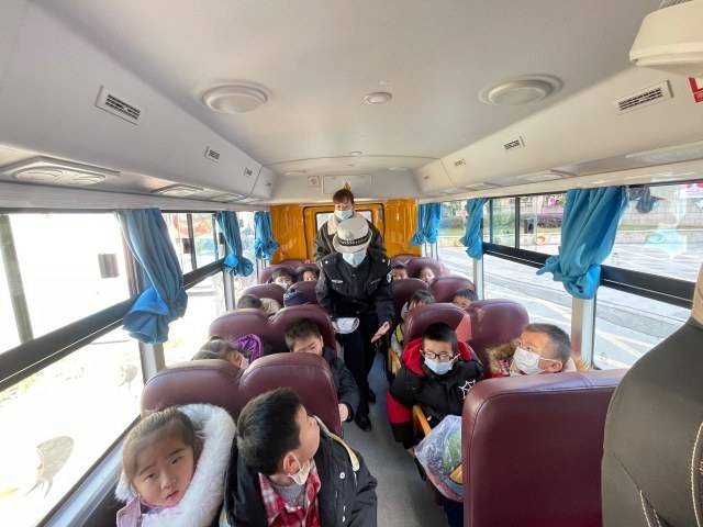 古田交警大隊(duì)開展開學(xué)季校車安全檢查筑牢安全防線/ 古田交警大隊(duì)開展開學(xué)季校車安全檢查筑牢安全防線