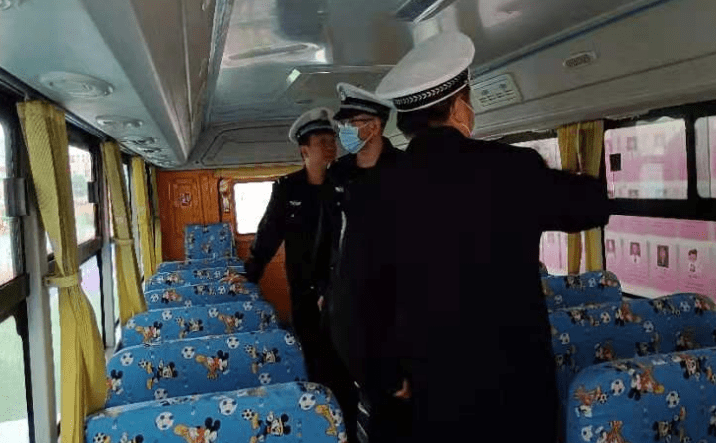 柞水交警大隊加強春季校車交通安全管理工作