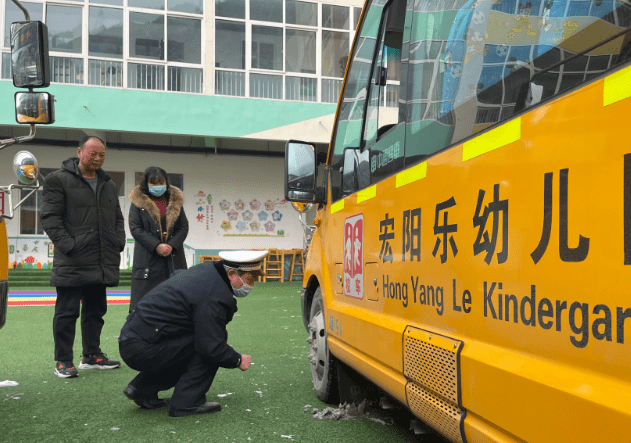 柞水交警大隊加強春季校車交通安全管理工作