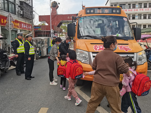 【益陽(yáng)】南縣：上路開展校車“健康體檢”