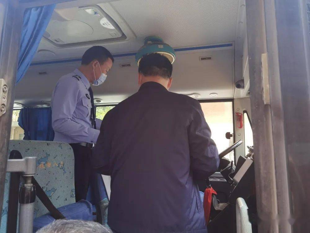 清遠粵運開展2022年春季校車安全教育講座及校車火災事故應急救援演練活動/ 清遠粵運開展2022年春季校車安全教育講座及校車火災事故應急救援演練活動