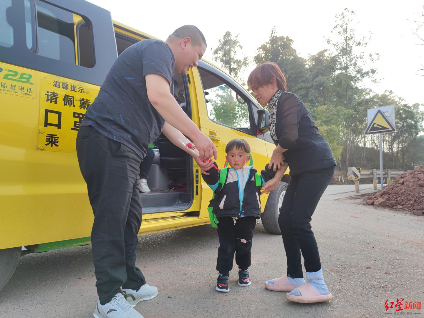 實地走訪山村“小校車”：如何既方便學生贏了口碑，又能收獲經營的“金杯”？