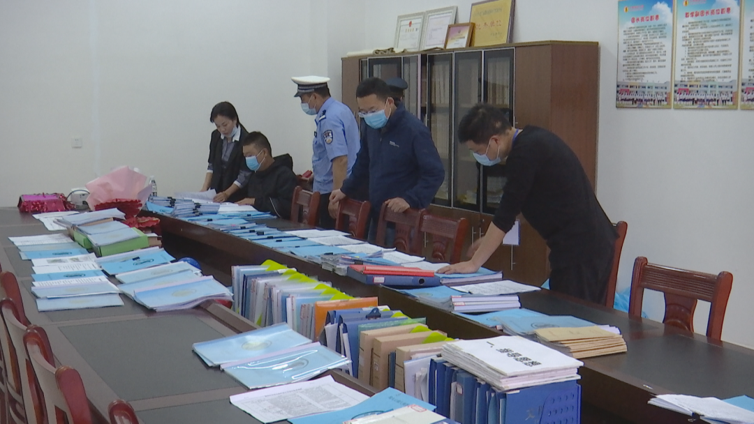 澧縣安委辦巡查組開展校車安全和校園安全檢查/ 圖片