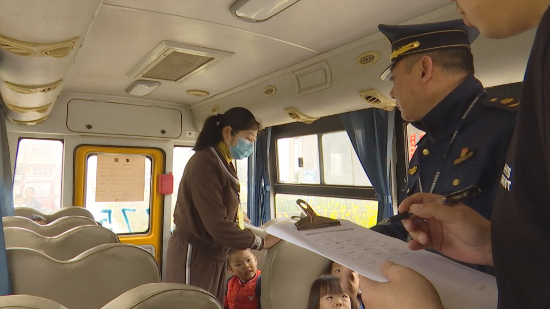 澧縣安委辦巡查組開展校車安全和校園安全檢查/ 圖片