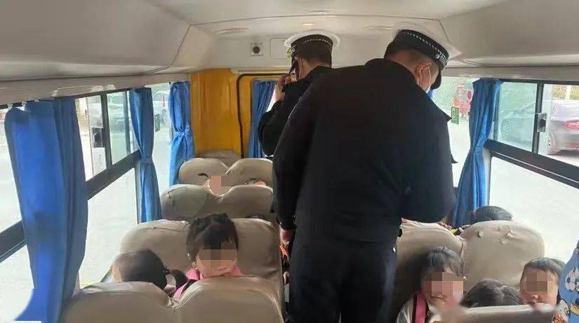 六枝交警:開展春季校車安全隱患排查整治 六枝交警:開展春季校車安全隱患排查整治