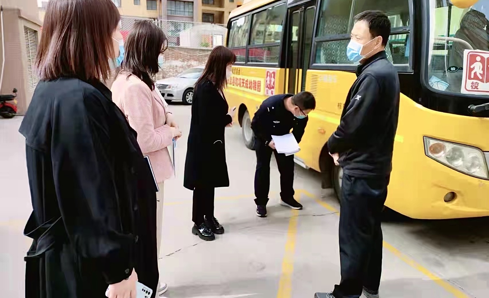 長武縣開展校車安全檢查全力保障學生平安上下學/ 長武縣開展校車安全檢查全力保障學生平安上下學