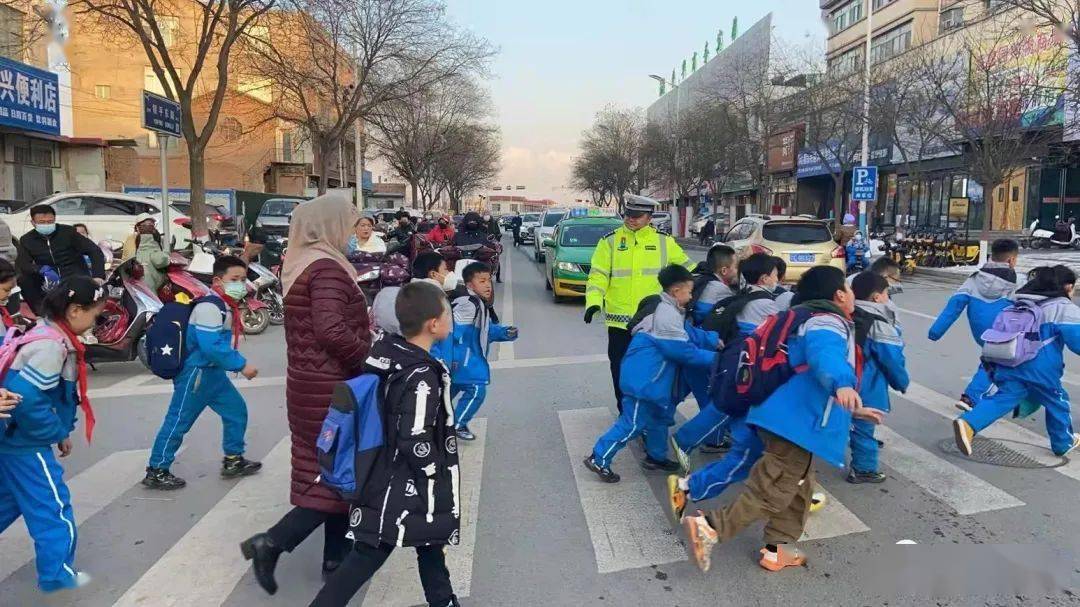 吳忠一校車超員16%,罰款3500元+駕駛證記18分! 吳忠一校車超員16%,罰款3500元+駕駛證記18分!