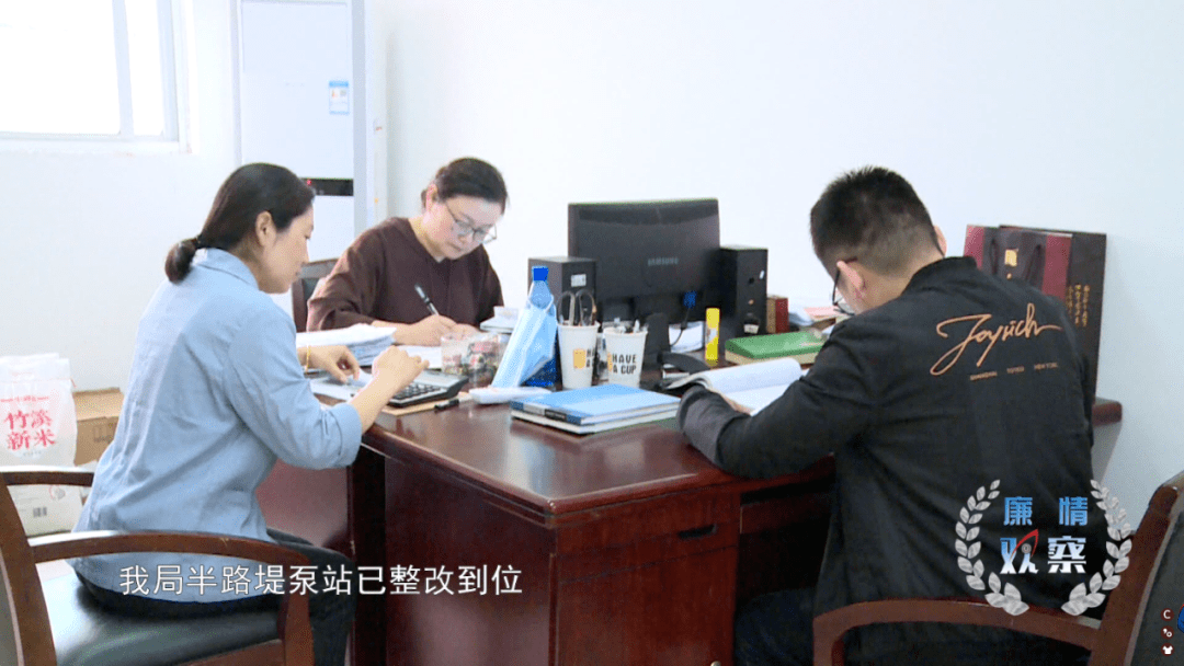 危險!監利這些校車問題終于被曝光! 危險!監利這些校車問題終于被曝光!