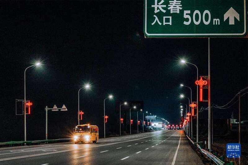 疫情下往返于長春、梅河口的“校車” 疫情下往返于長春、梅河口的“校車”