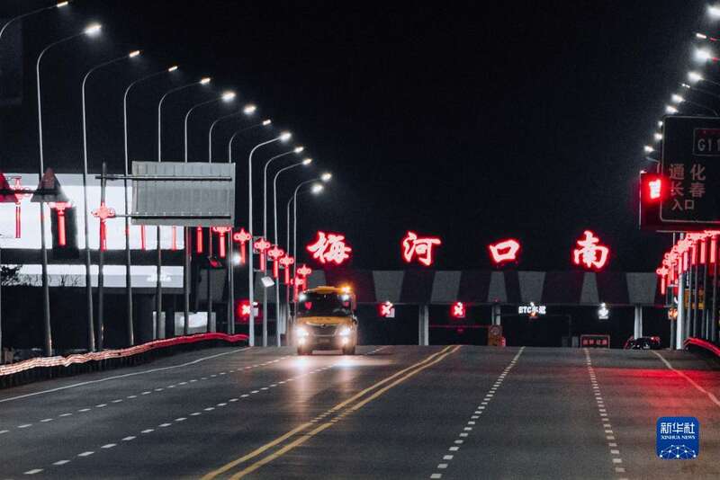 疫情下往返于長春、梅河口的“校車” 疫情下往返于長春、梅河口的“校車”