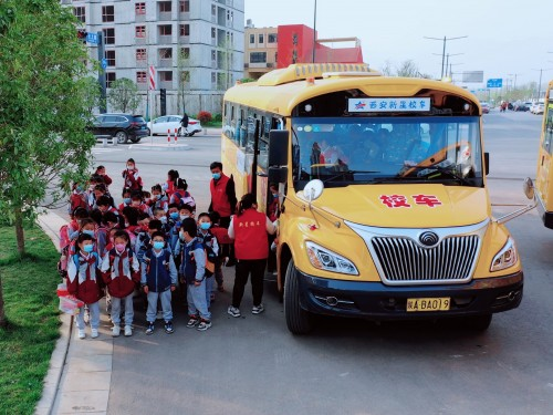 用十年探索守護上學之路 西安新星校車堅守的責任 用十年探索守護上學之路 西安新星校車堅守的責任